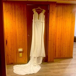 Ivory sweet-heart neckline bridal dress size 16